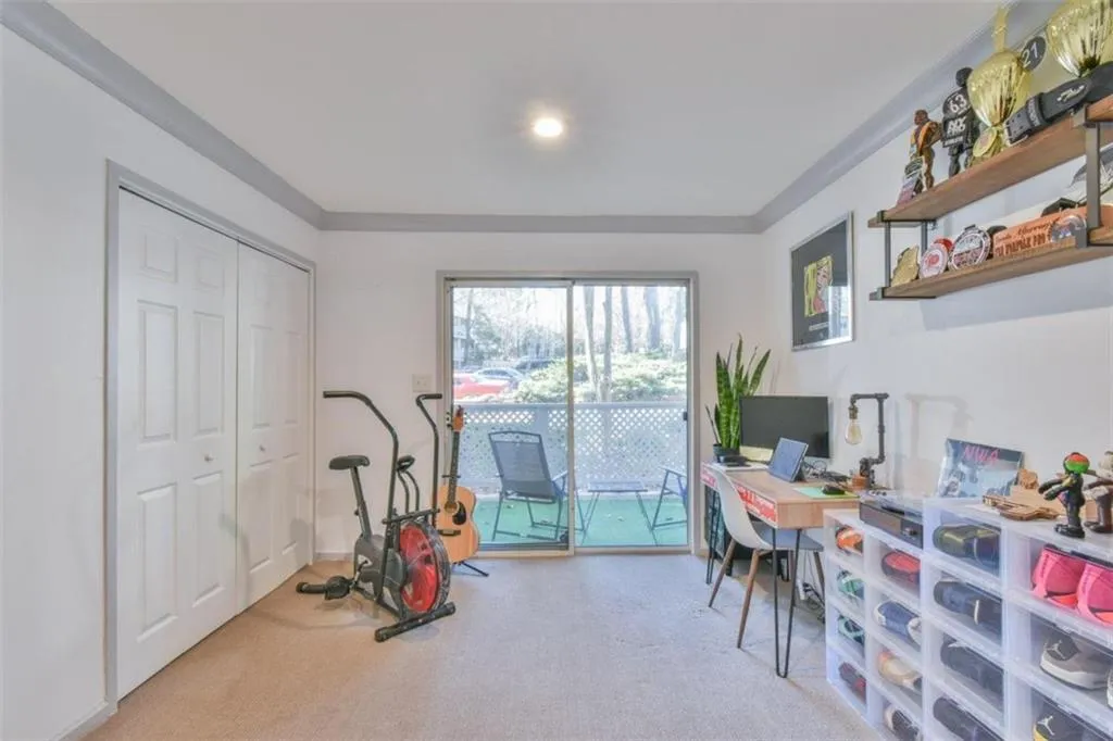 6820 Glenridge Drive Unit C, Sandy Springs, Georgia 30328, 2 Bedrooms Bedrooms, ,1 BathroomBathrooms,Residential,Sold,6820 Glenridge Drive Unit C,6992898
