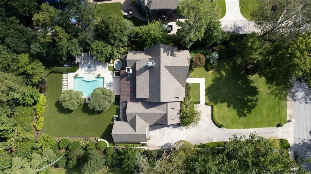 5495 Mount Vernon Parkway, Atlanta, Georgia 30327, 6 Bedrooms Bedrooms, ,6 BathroomsBathrooms,Residential,Sold,5495 Mount Vernon Parkway,7549088
