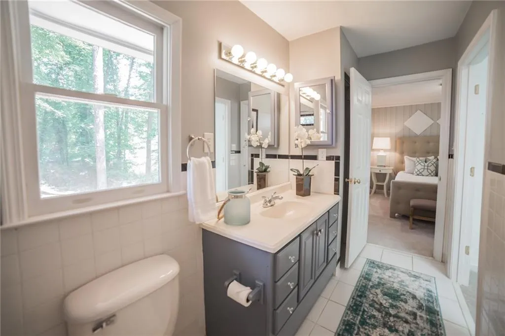 6075 Harleston Road, Atlanta, Georgia 30328, 3 Bedrooms Bedrooms, ,2 BathroomsBathrooms,Residential,Sold,6075 Harleston Road,6549968
