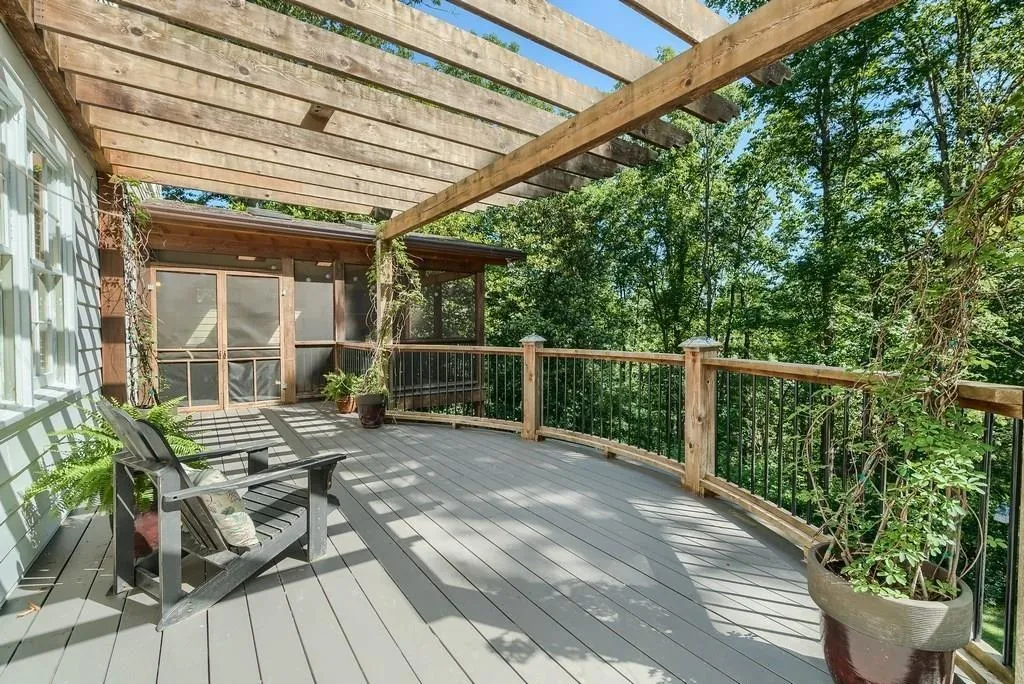 9065 Huntcliff Trace, Sandy Springs, Georgia 30350, 6 Bedrooms Bedrooms, ,5 BathroomsBathrooms,Residential,Sold,9065 Huntcliff Trace,6052912