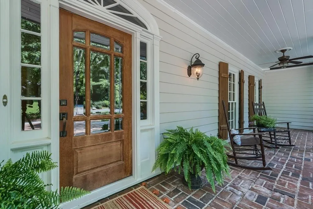 9065 Huntcliff Trace, Sandy Springs, Georgia 30350, 6 Bedrooms Bedrooms, ,5 BathroomsBathrooms,Residential,Sold,9065 Huntcliff Trace,6052912