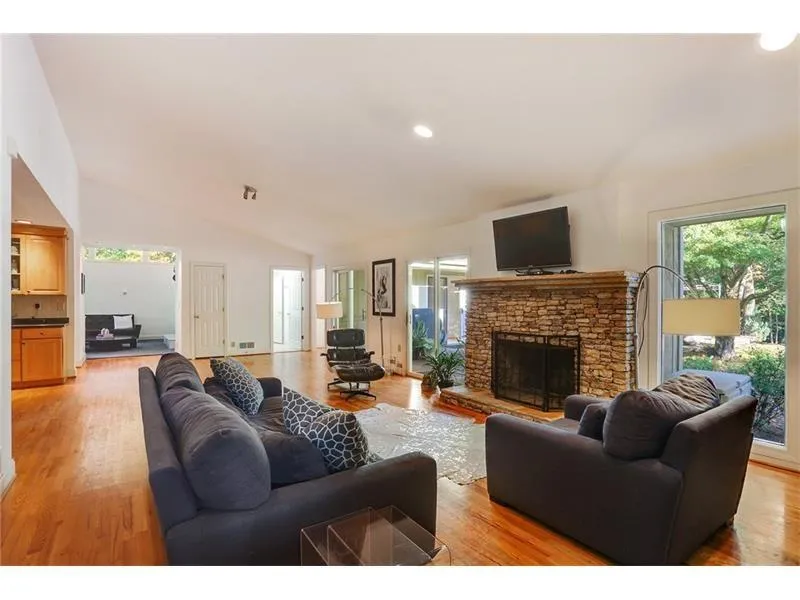 6270 River Overlook Drive Nw, Atlanta, Georgia 30328, 5 Bedrooms Bedrooms, ,4 BathroomsBathrooms,Residential,Sold,6270 River Overlook Drive Nw,5716438