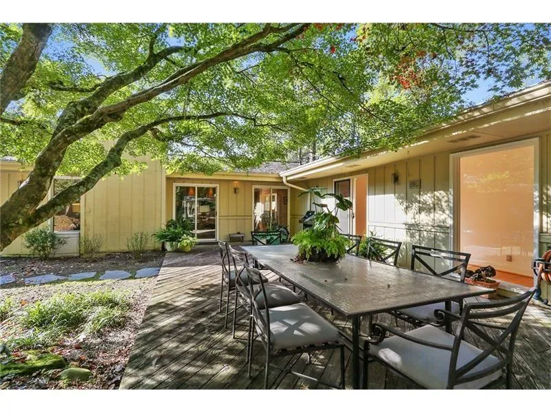 6270 River Overlook Drive Nw, Atlanta, Georgia 30328, 5 Bedrooms Bedrooms, ,4 BathroomsBathrooms,Residential,Sold,6270 River Overlook Drive Nw,5716438