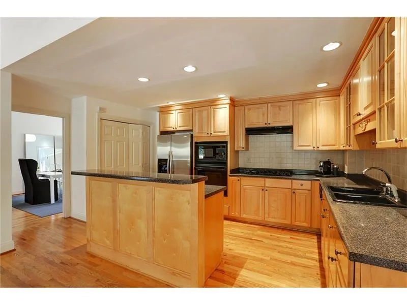 6270 River Overlook Drive Nw, Atlanta, Georgia 30328, 5 Bedrooms Bedrooms, ,4 BathroomsBathrooms,Residential,Sold,6270 River Overlook Drive Nw,5716438