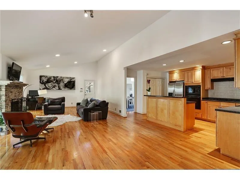 6270 River Overlook Drive Nw, Atlanta, Georgia 30328, 5 Bedrooms Bedrooms, ,4 BathroomsBathrooms,Residential,Sold,6270 River Overlook Drive Nw,5716438