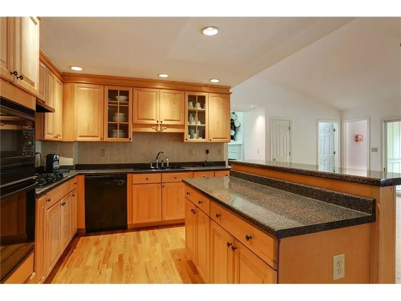 6270 River Overlook Drive Nw, Atlanta, Georgia 30328, 5 Bedrooms Bedrooms, ,4 BathroomsBathrooms,Residential,Sold,6270 River Overlook Drive Nw,5716438