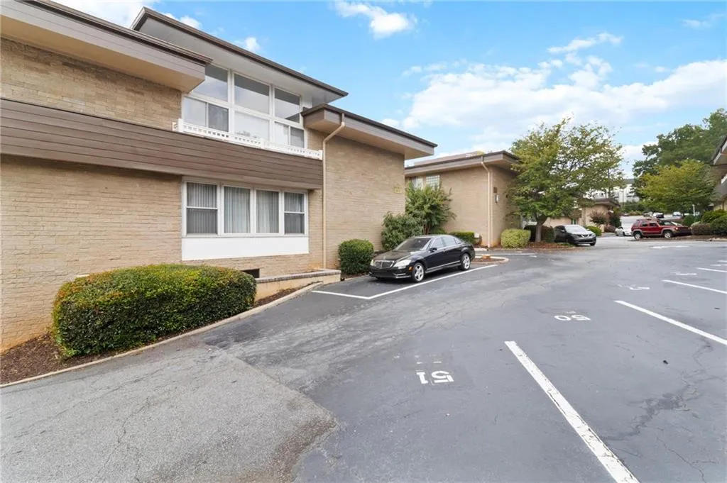 346 Carpenter Drive Unit 43, Atlanta, Georgia 30328, 2 Bedrooms Bedrooms, ,2 BathroomsBathrooms,Residential,For Sale,346 Carpenter Drive Unit 43,7704478