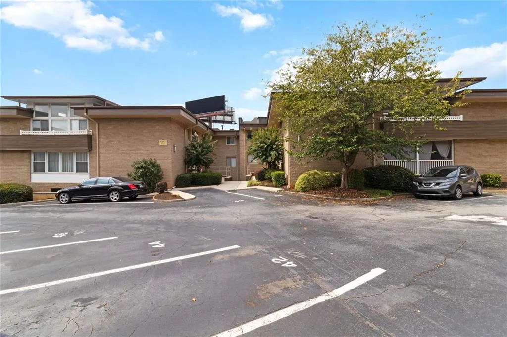346 Carpenter Drive Unit 43, Atlanta, Georgia 30328, 2 Bedrooms Bedrooms, ,2 BathroomsBathrooms,Residential,For Sale,346 Carpenter Drive Unit 43,7704478
