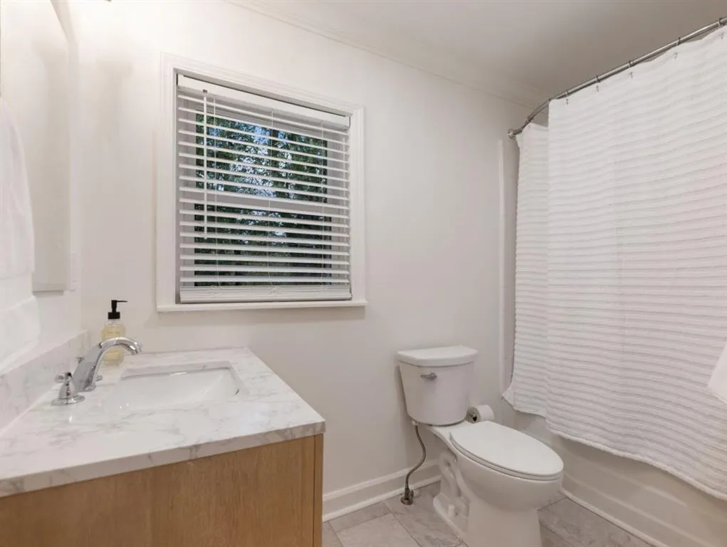 619 Channing Drive Nw, Atlanta, Georgia 30318, 4 Bedrooms Bedrooms, ,4 BathroomsBathrooms,Residential,For Sale,619 Channing Drive Nw,7669982