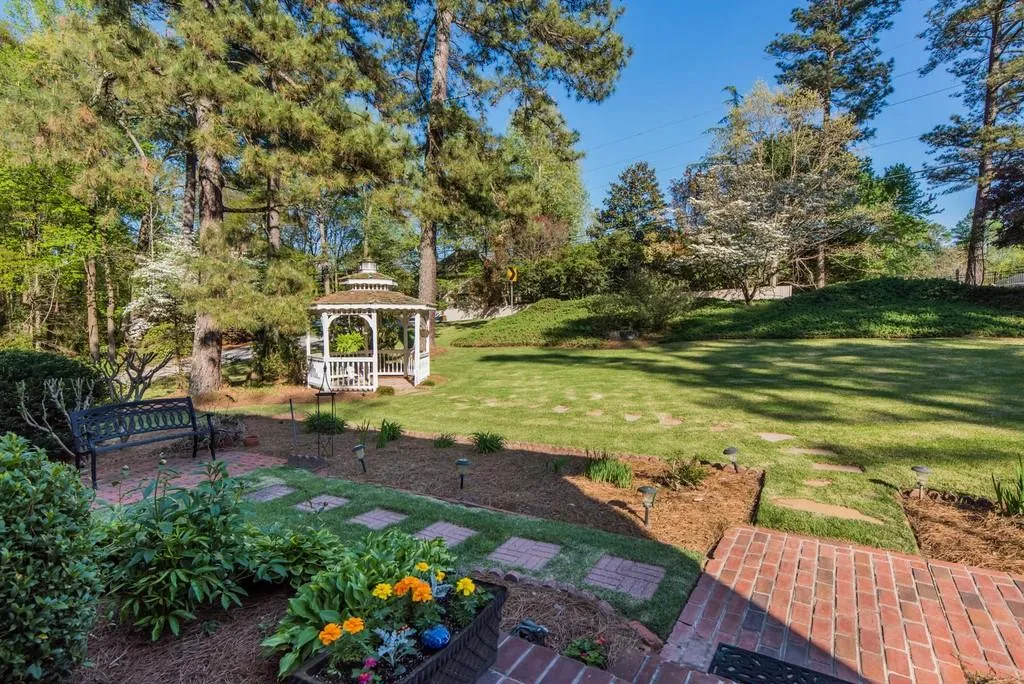7510 Winters Chapel Road, Sandy Springs, Georgia 30350, 4 Bedrooms Bedrooms, ,3 BathroomsBathrooms,Residential,Sold,7510 Winters Chapel Road,6529559