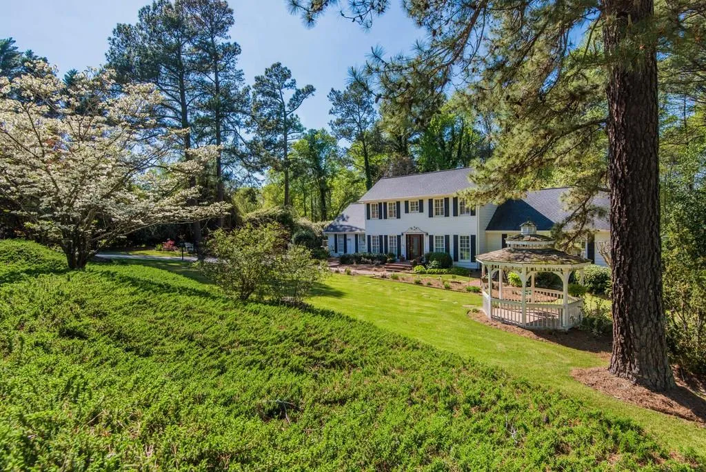 7510 Winters Chapel Road, Sandy Springs, Georgia 30350, 4 Bedrooms Bedrooms, ,3 BathroomsBathrooms,Residential,Sold,7510 Winters Chapel Road,6529559