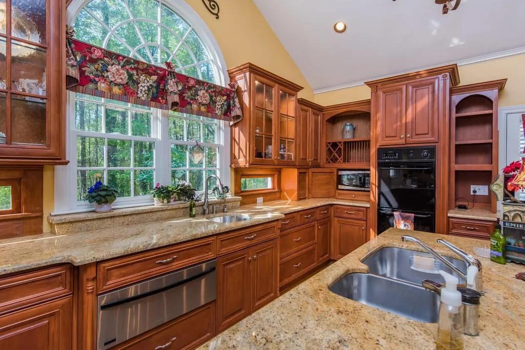 7510 Winters Chapel Road, Sandy Springs, Georgia 30350, 4 Bedrooms Bedrooms, ,3 BathroomsBathrooms,Residential,Sold,7510 Winters Chapel Road,6529559