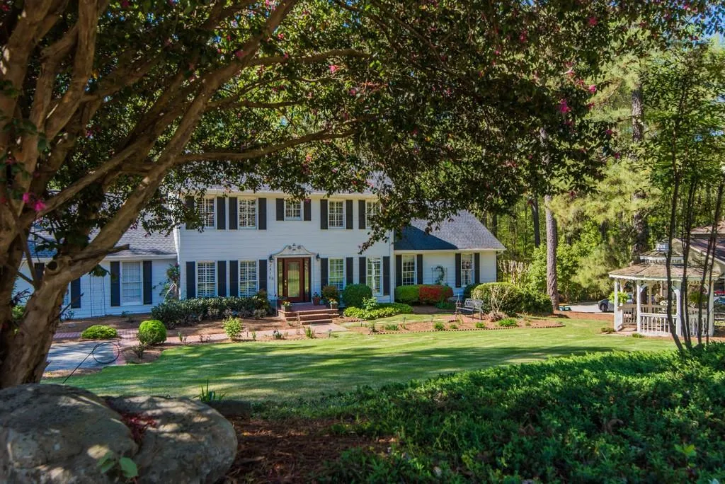 7510 Winters Chapel Road, Sandy Springs, Georgia 30350, 4 Bedrooms Bedrooms, ,3 BathroomsBathrooms,Residential,Sold,7510 Winters Chapel Road,6529559