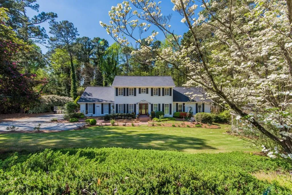 7510 Winters Chapel Road, Sandy Springs, Georgia 30350, 4 Bedrooms Bedrooms, ,3 BathroomsBathrooms,Residential,Sold,7510 Winters Chapel Road,6529559