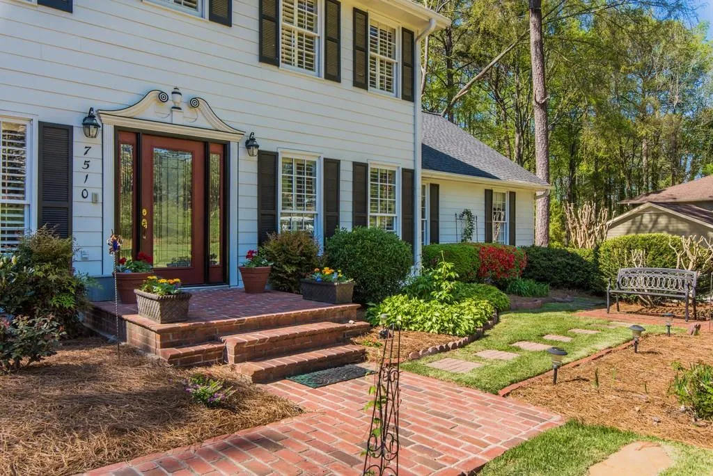 7510 Winters Chapel Road, Sandy Springs, Georgia 30350, 4 Bedrooms Bedrooms, ,3 BathroomsBathrooms,Residential,Sold,7510 Winters Chapel Road,6529559