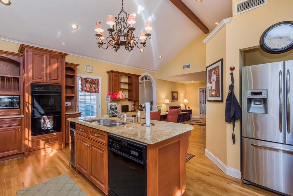 7510 Winters Chapel Road, Sandy Springs, Georgia 30350, 4 Bedrooms Bedrooms, ,3 BathroomsBathrooms,Residential,Sold,7510 Winters Chapel Road,6529559