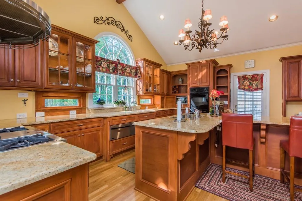 7510 Winters Chapel Road, Sandy Springs, Georgia 30350, 4 Bedrooms Bedrooms, ,3 BathroomsBathrooms,Residential,Sold,7510 Winters Chapel Road,6529559