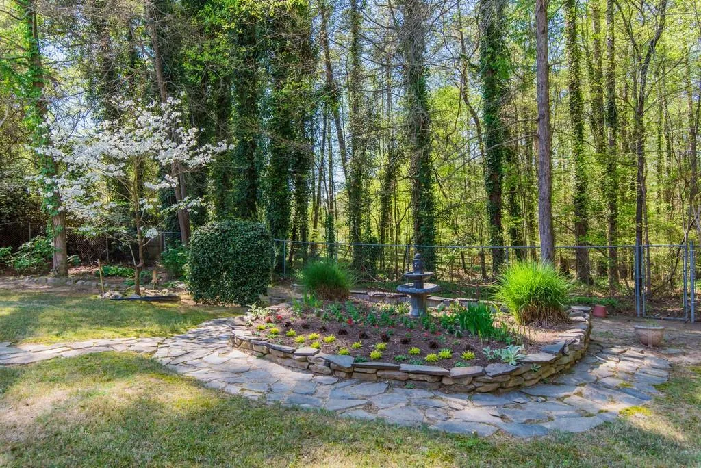 7510 Winters Chapel Road, Sandy Springs, Georgia 30350, 4 Bedrooms Bedrooms, ,3 BathroomsBathrooms,Residential,Sold,7510 Winters Chapel Road,6529559