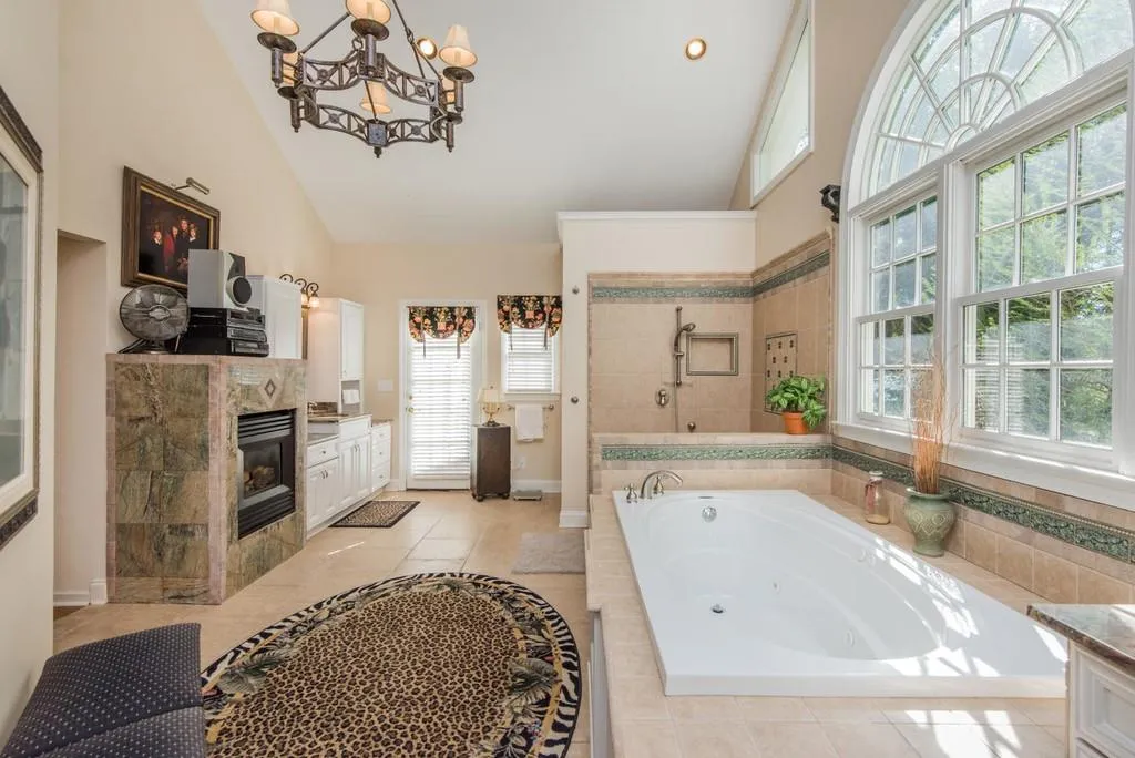 7510 Winters Chapel Road, Sandy Springs, Georgia 30350, 4 Bedrooms Bedrooms, ,3 BathroomsBathrooms,Residential,Sold,7510 Winters Chapel Road,6529559