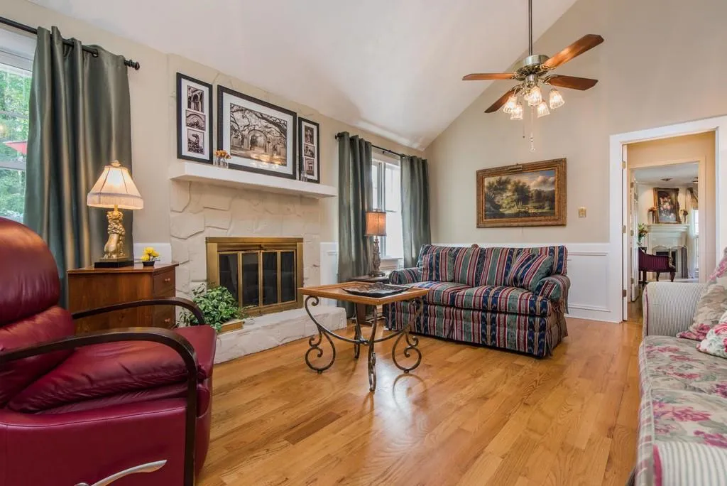 7510 Winters Chapel Road, Sandy Springs, Georgia 30350, 4 Bedrooms Bedrooms, ,3 BathroomsBathrooms,Residential,Sold,7510 Winters Chapel Road,6529559