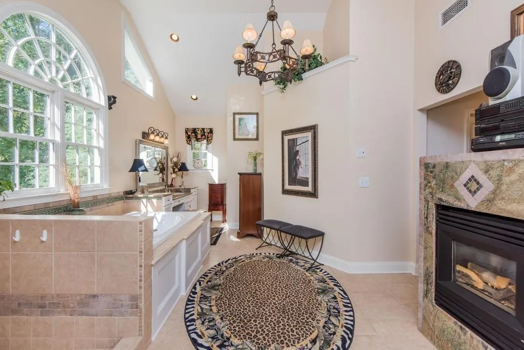 7510 Winters Chapel Road, Sandy Springs, Georgia 30350, 4 Bedrooms Bedrooms, ,3 BathroomsBathrooms,Residential,Sold,7510 Winters Chapel Road,6529559