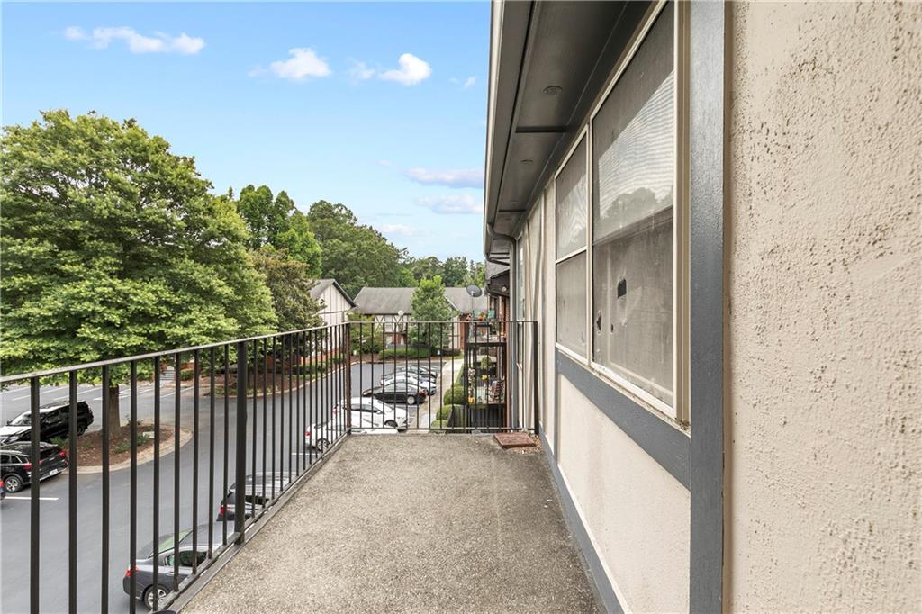 6851 Roswell Road NE Unit F21, Sandy Springs, Georgia 30328, 3 Bedrooms Bedrooms, ,2 BathroomsBathrooms,Residential,Sold,6851 Roswell Road NE Unit F21,7249766