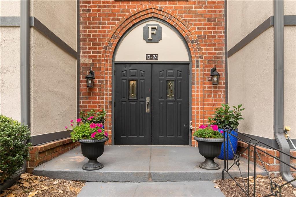 6851 Roswell Road NE Unit F21, Sandy Springs, Georgia 30328, 3 Bedrooms Bedrooms, ,2 BathroomsBathrooms,Residential,Sold,6851 Roswell Road NE Unit F21,7249766