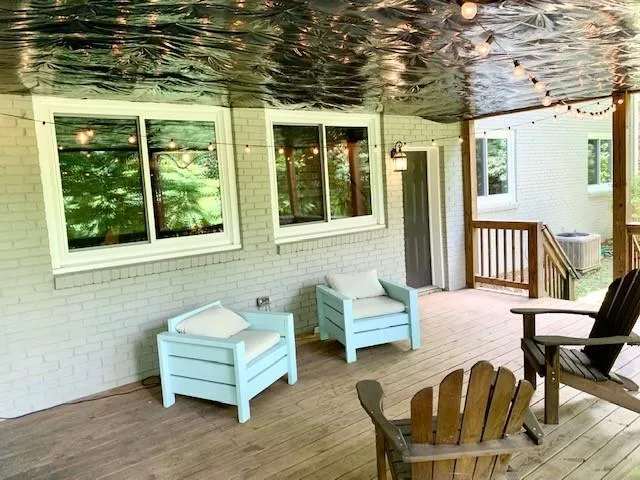 6825 Sunny Brook Lane, Atlanta, Georgia 30328, 3 Bedrooms Bedrooms, ,2 BathroomsBathrooms,Residential,Sold,6825 Sunny Brook Lane,6741924