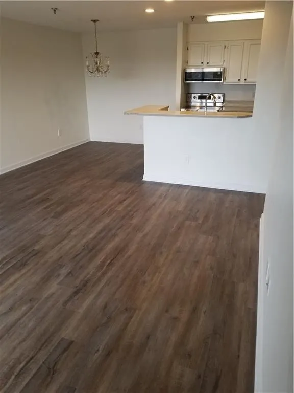 300 Johnson Ferry Road Ne Unit B708, Sandy Springs, Georgia 30328, 1 Bedroom Bedrooms, ,1 BathroomBathrooms,Residential,Sold,300 Johnson Ferry Road Ne Unit B708,6825877