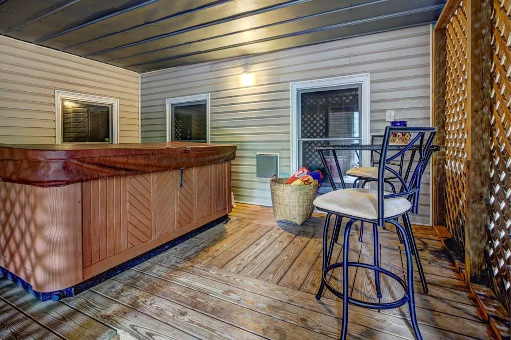 450 Lafayette Avenue, Sandy Springs, Georgia 30327, 3 Bedrooms Bedrooms, ,3 BathroomsBathrooms,Residential,Sold,450 Lafayette Avenue,5717387