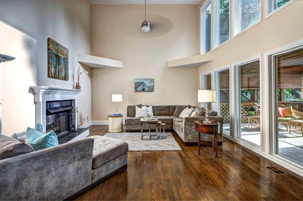 450 Lafayette Avenue, Sandy Springs, Georgia 30327, 3 Bedrooms Bedrooms, ,3 BathroomsBathrooms,Residential,Sold,450 Lafayette Avenue,5717387