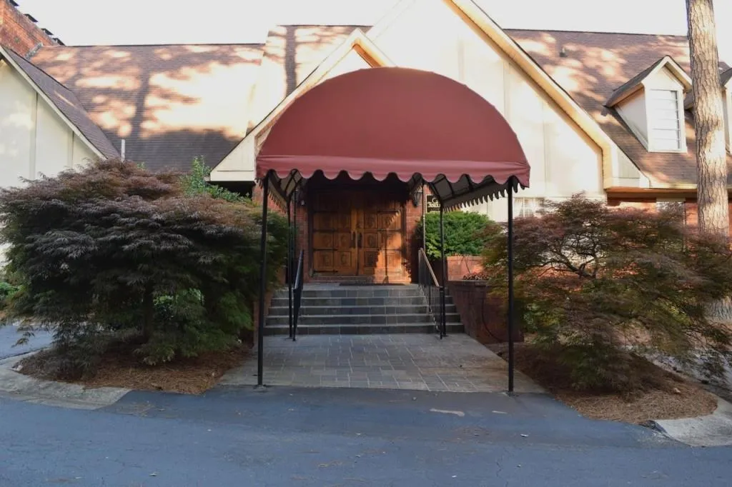 6851 Roswell Road Unit B16, Atlanta, Georgia 30328, 3 Bedrooms Bedrooms, ,2 BathroomsBathrooms,Residential,Sold,6851 Roswell Road Unit B16,5707013