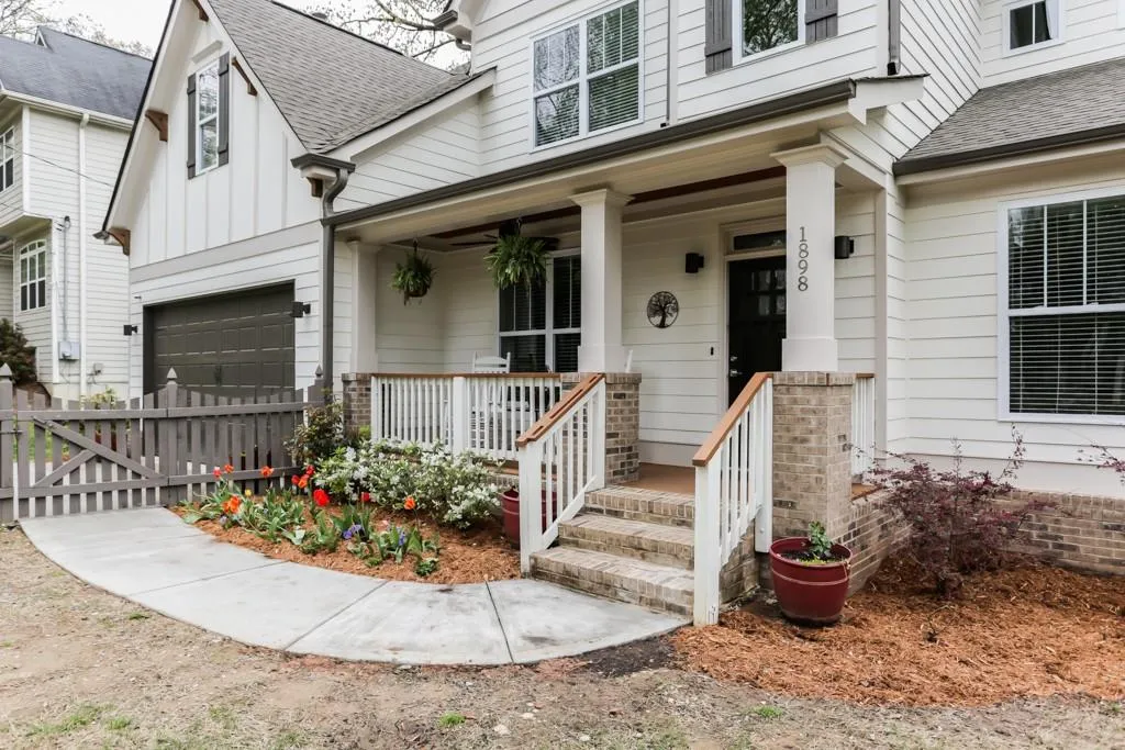 1898 Spring Avenue Nw, Atlanta, Georgia 30318, 4 Bedrooms Bedrooms, ,3 BathroomsBathrooms,Residential,Sold,1898 Spring Avenue Nw,5993681