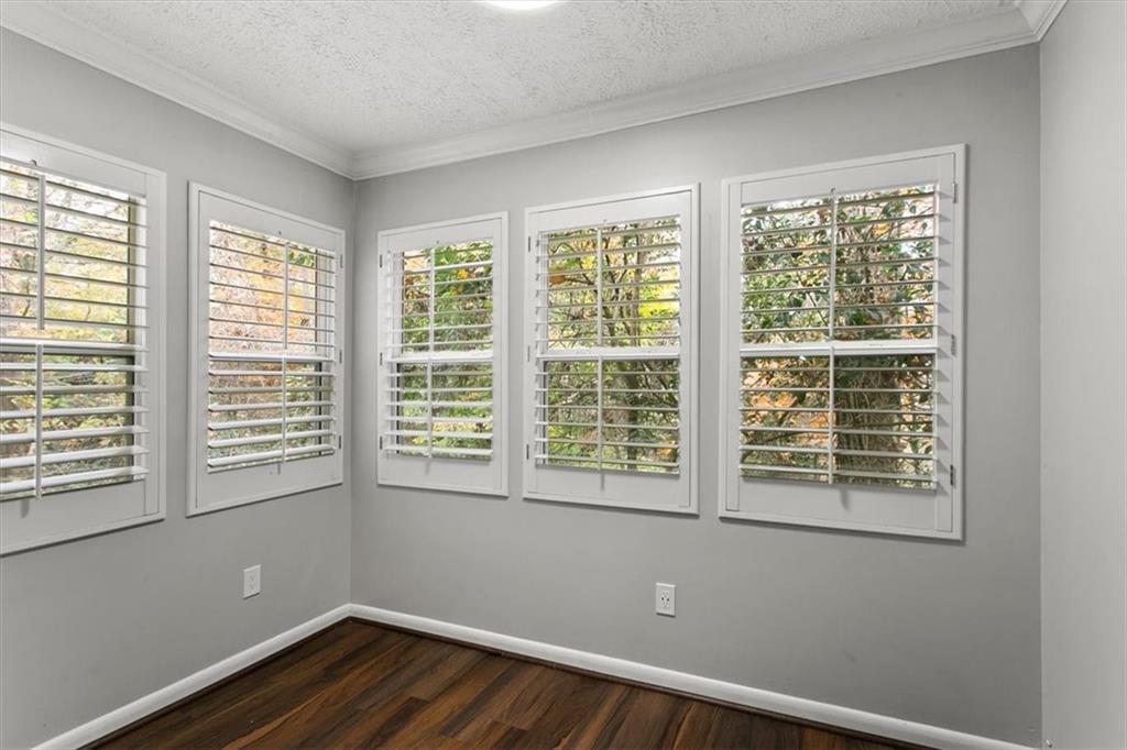 5157 Roswell Road Unit 4, Sandy Springs, Georgia 30342, 1 Bedroom Bedrooms, ,1 BathroomBathrooms,Residential,Sold,5157 Roswell Road Unit 4,7304435