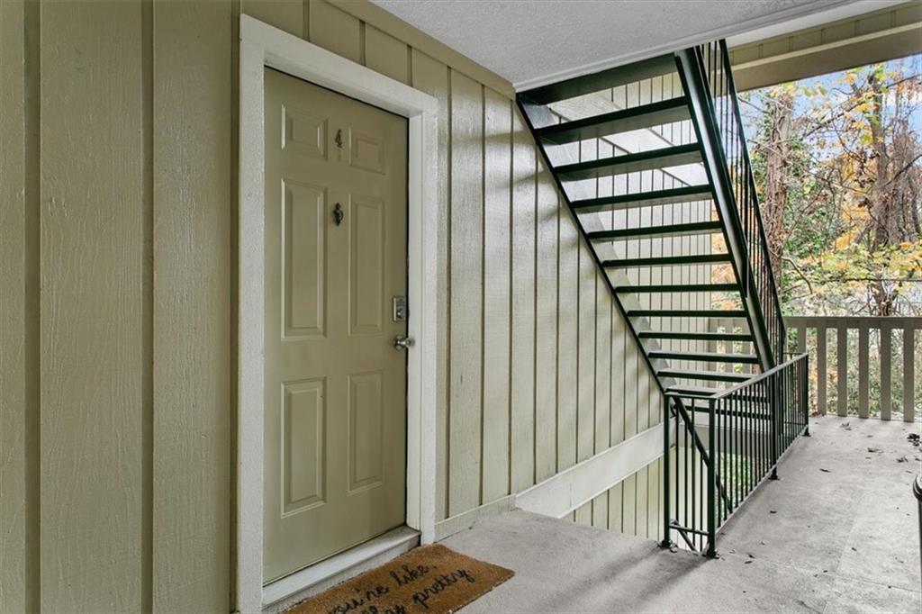 5157 Roswell Road Unit 4, Sandy Springs, Georgia 30342, 1 Bedroom Bedrooms, ,1 BathroomBathrooms,Residential,Sold,5157 Roswell Road Unit 4,7304435