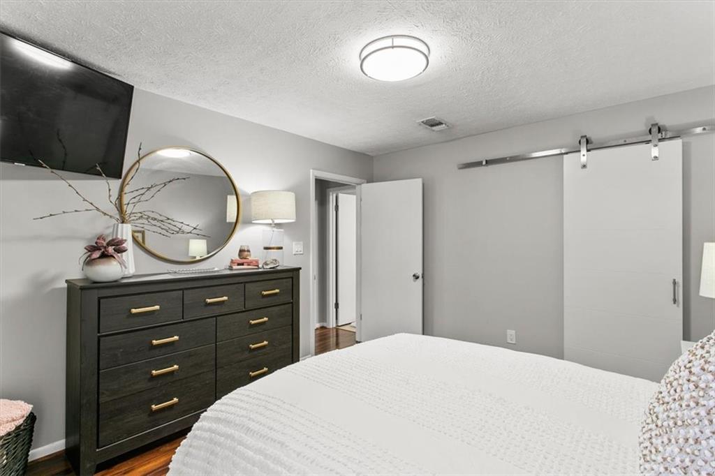 5157 Roswell Road Unit 4, Sandy Springs, Georgia 30342, 1 Bedroom Bedrooms, ,1 BathroomBathrooms,Residential,Sold,5157 Roswell Road Unit 4,7304435