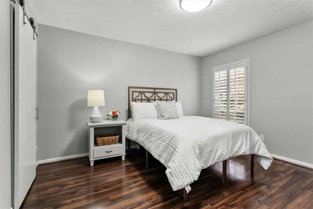 5157 Roswell Road Unit 4, Sandy Springs, Georgia 30342, 1 Bedroom Bedrooms, ,1 BathroomBathrooms,Residential,Sold,5157 Roswell Road Unit 4,7304435