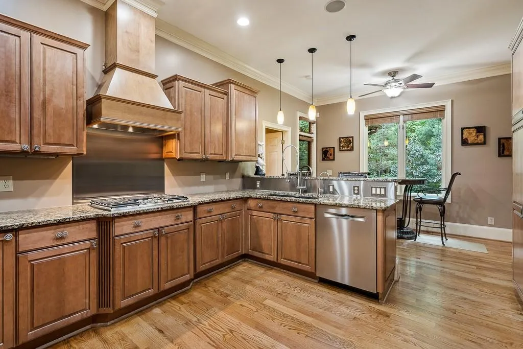 6196 Ferry Drive, Sandy Springs, Georgia 30328, 6 Bedrooms Bedrooms, ,3 BathroomsBathrooms,Residential,Sold,6196 Ferry Drive,6719615