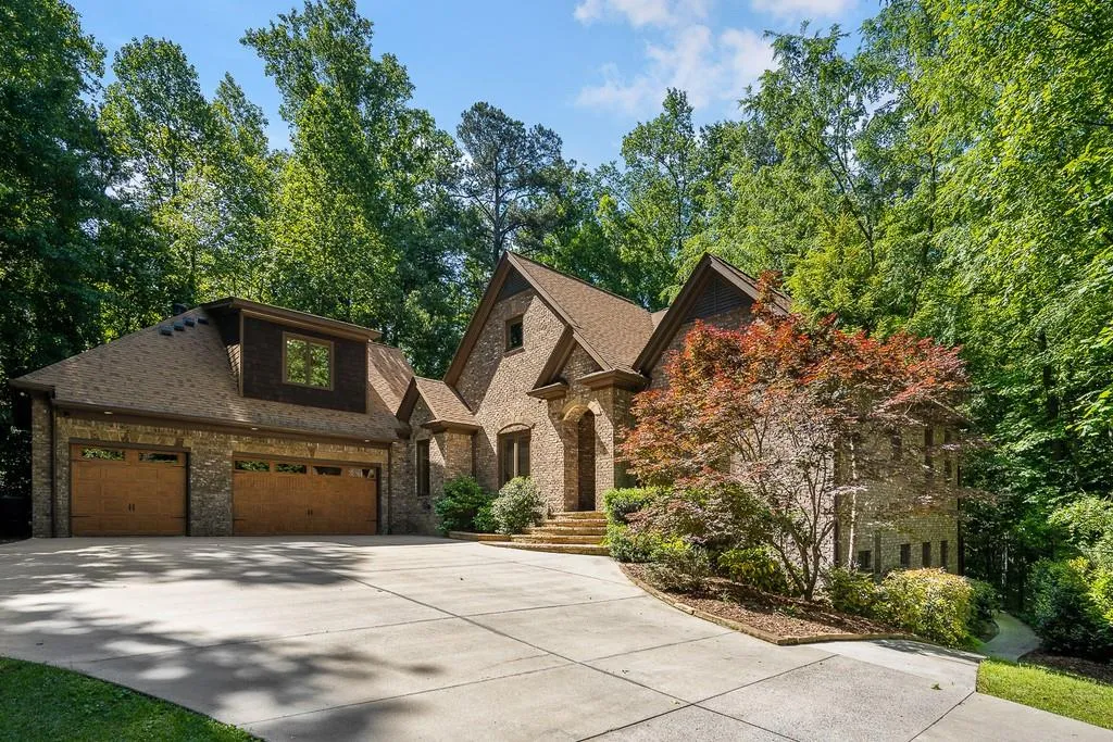 6196 Ferry Drive, Sandy Springs, Georgia 30328, 6 Bedrooms Bedrooms, ,3 BathroomsBathrooms,Residential,Sold,6196 Ferry Drive,6719615