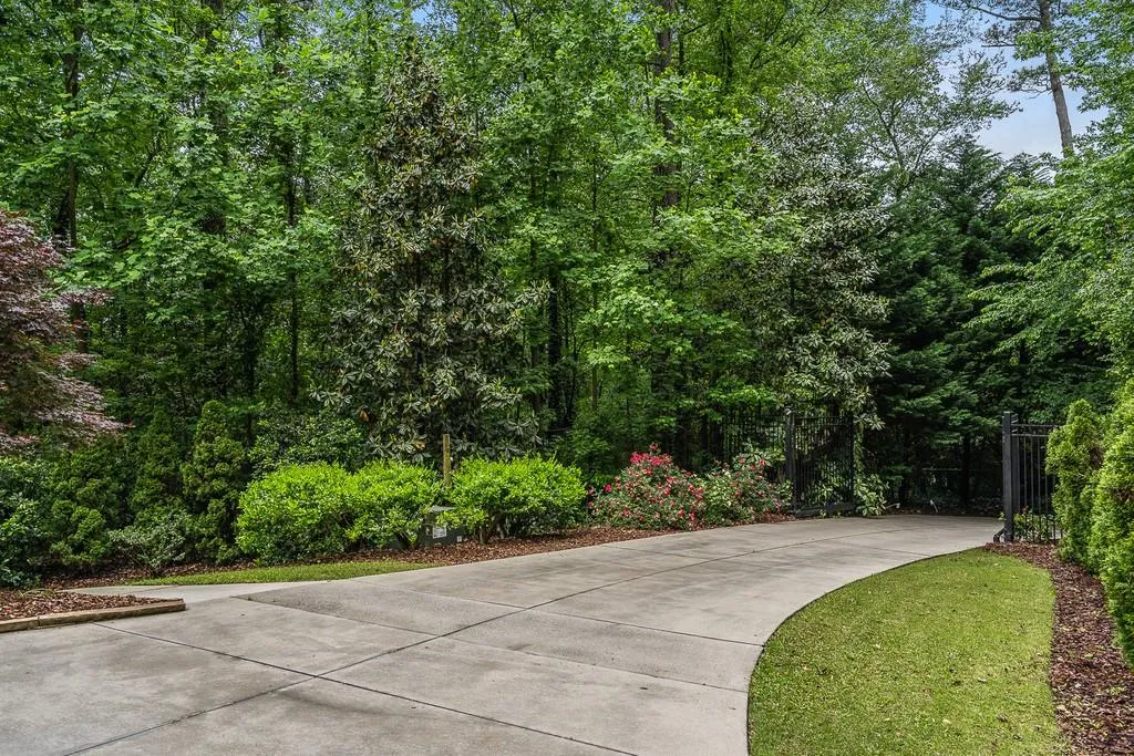 6196 Ferry Drive, Sandy Springs, Georgia 30328, 6 Bedrooms Bedrooms, ,3 BathroomsBathrooms,Residential,Sold,6196 Ferry Drive,6719615
