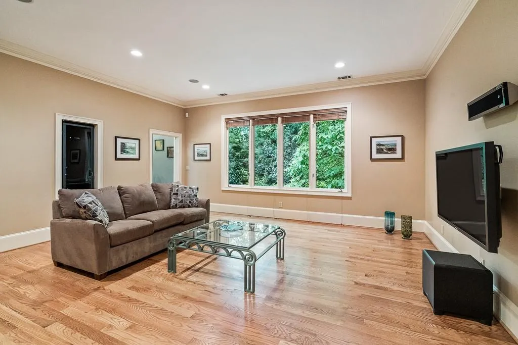 6196 Ferry Drive, Sandy Springs, Georgia 30328, 6 Bedrooms Bedrooms, ,3 BathroomsBathrooms,Residential,Sold,6196 Ferry Drive,6719615