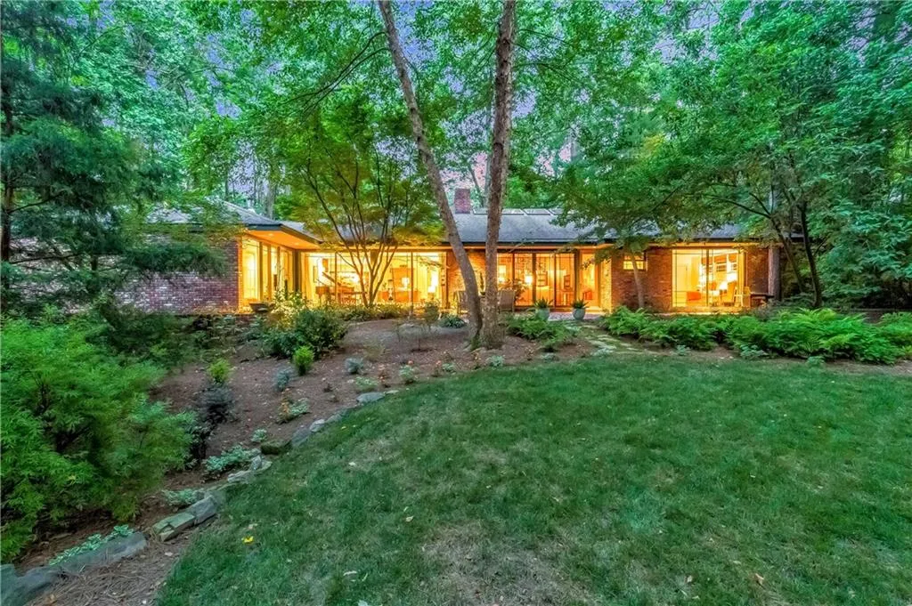 3050 Nancy Creek Road Nw, Atlanta, Georgia 30327, 4 Bedrooms Bedrooms, ,4 BathroomsBathrooms,Residential,Sold,3050 Nancy Creek Road Nw,5706826