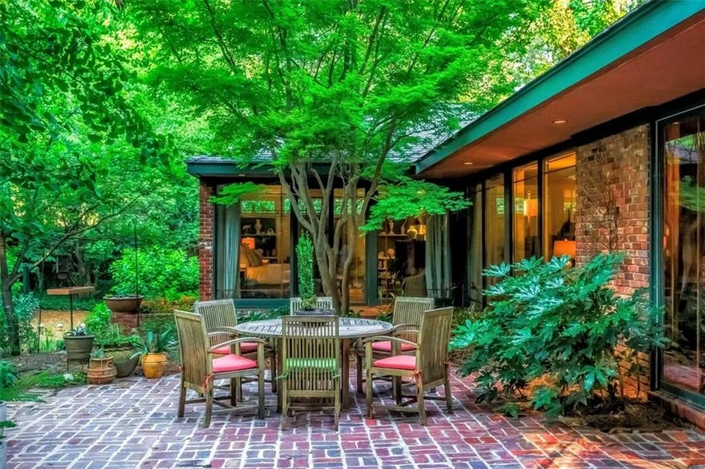 3050 Nancy Creek Road Nw, Atlanta, Georgia 30327, 4 Bedrooms Bedrooms, ,4 BathroomsBathrooms,Residential,Sold,3050 Nancy Creek Road Nw,5706826