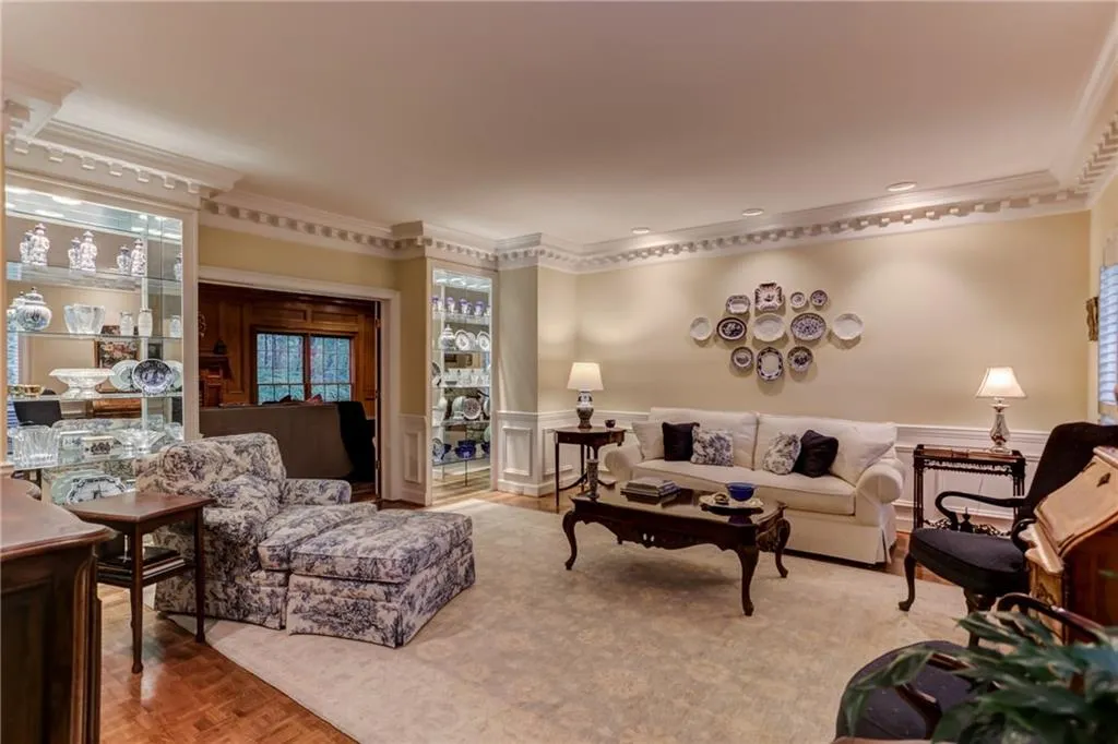 5505 Errol Place, Sandy Springs, Georgia 30327, 5 Bedrooms Bedrooms, ,5 BathroomsBathrooms,Residential,Sold,5505 Errol Place,6077471