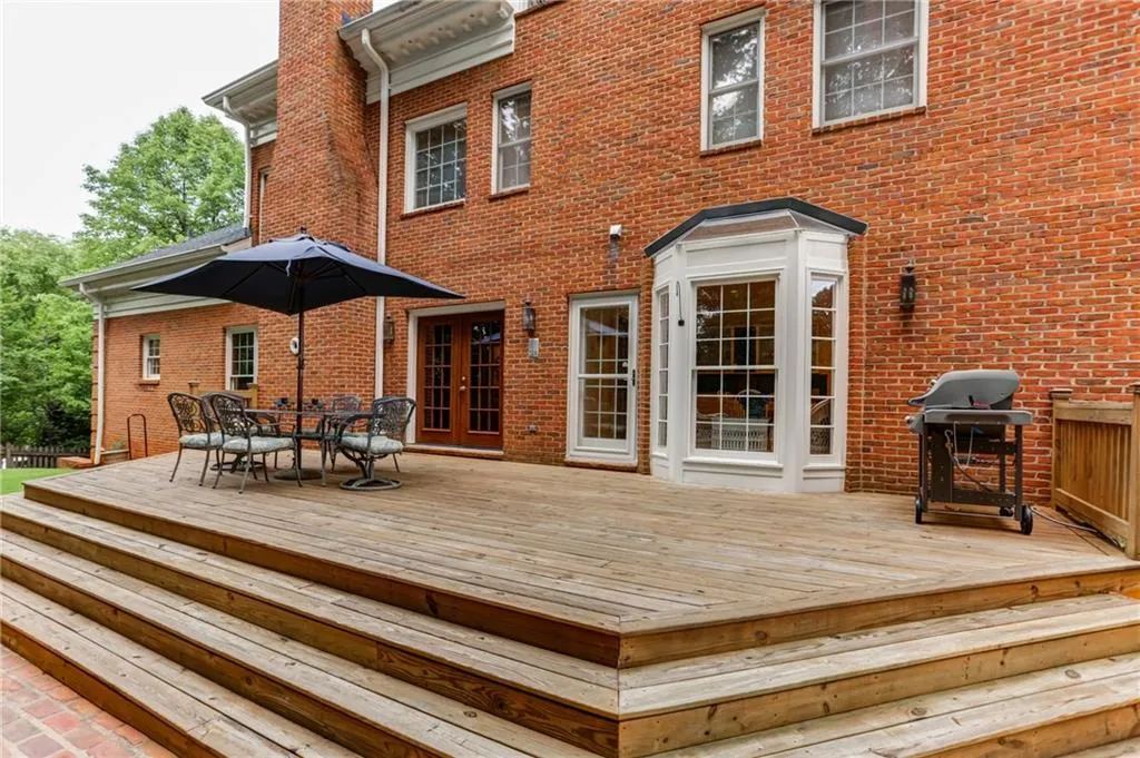 5505 Errol Place, Sandy Springs, Georgia 30327, 5 Bedrooms Bedrooms, ,5 BathroomsBathrooms,Residential,Sold,5505 Errol Place,6077471