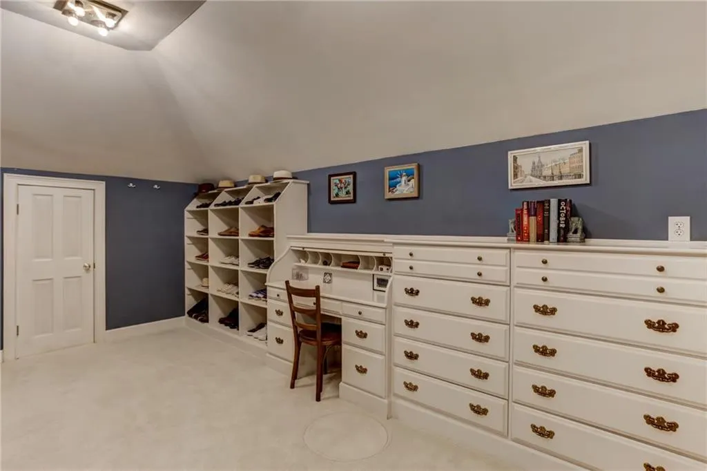 5505 Errol Place, Sandy Springs, Georgia 30327, 5 Bedrooms Bedrooms, ,5 BathroomsBathrooms,Residential,Sold,5505 Errol Place,6077471