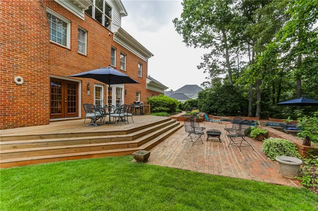 5505 Errol Place, Sandy Springs, Georgia 30327, 5 Bedrooms Bedrooms, ,5 BathroomsBathrooms,Residential,Sold,5505 Errol Place,6077471