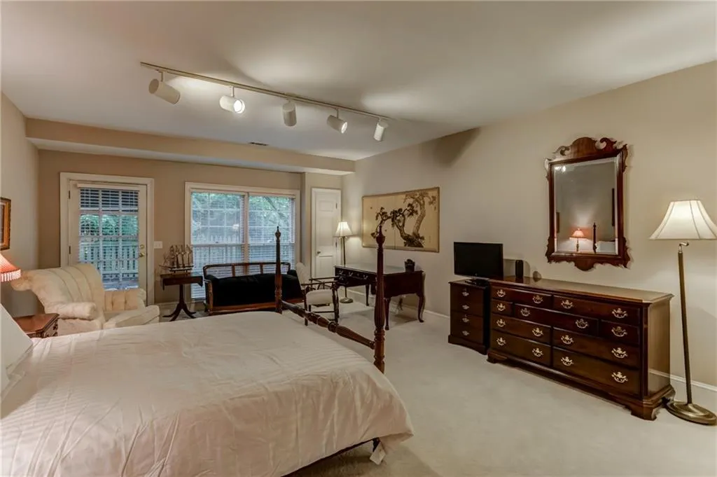 5505 Errol Place, Sandy Springs, Georgia 30327, 5 Bedrooms Bedrooms, ,5 BathroomsBathrooms,Residential,Sold,5505 Errol Place,6077471