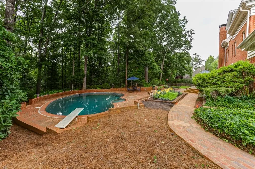 5505 Errol Place, Sandy Springs, Georgia 30327, 5 Bedrooms Bedrooms, ,5 BathroomsBathrooms,Residential,Sold,5505 Errol Place,6077471