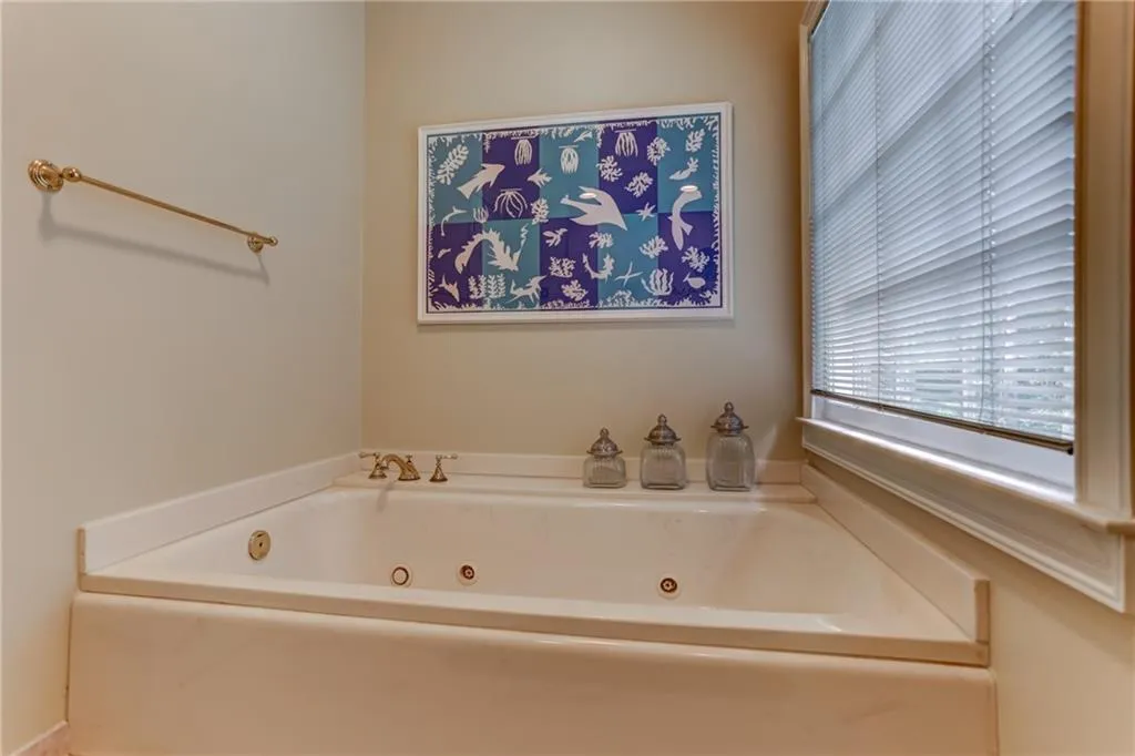5505 Errol Place, Sandy Springs, Georgia 30327, 5 Bedrooms Bedrooms, ,5 BathroomsBathrooms,Residential,Sold,5505 Errol Place,6077471